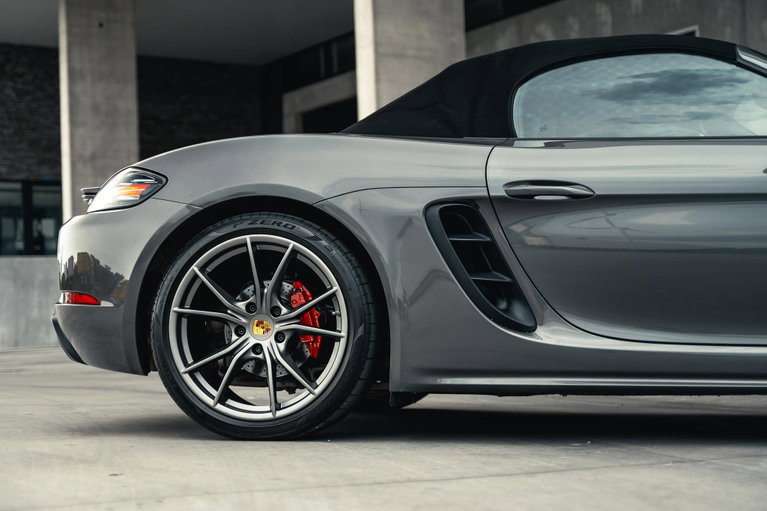 Porsche 718 Boxster