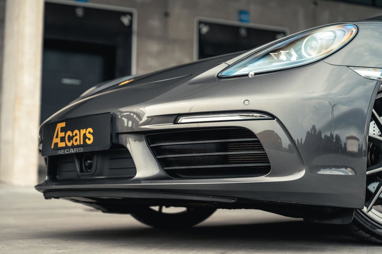 Porsche 718 Boxster