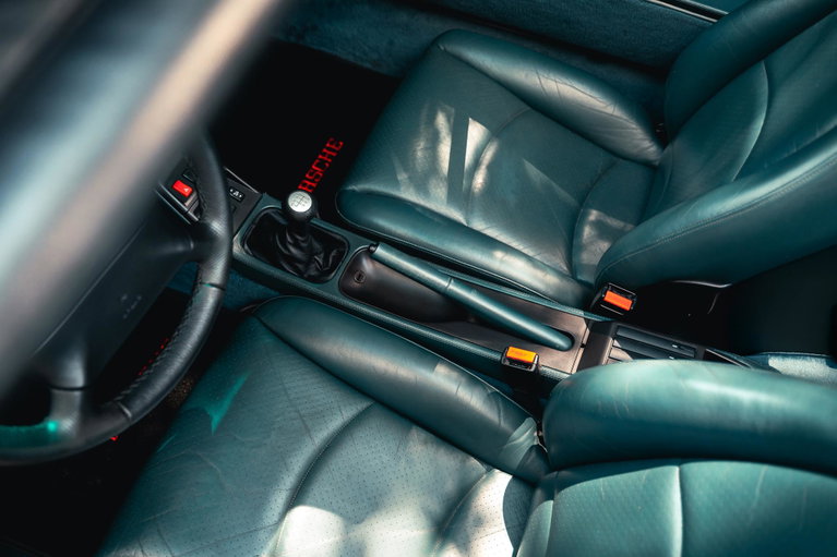 Porsche 993 Carrera 4