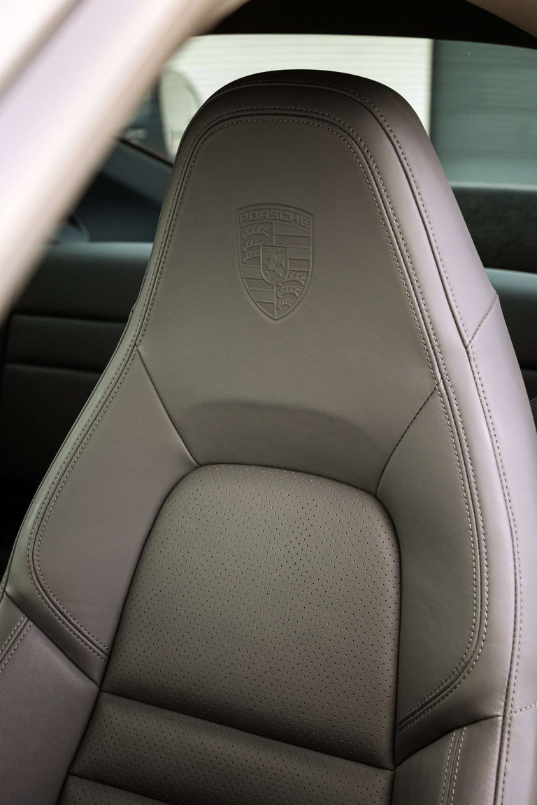 Porsche 992 Carrera