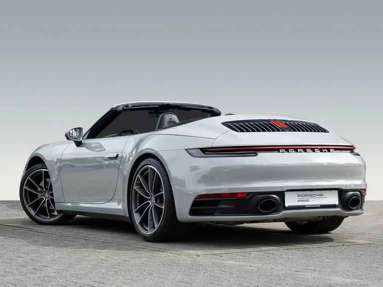 Porsche 992 Carrera 4