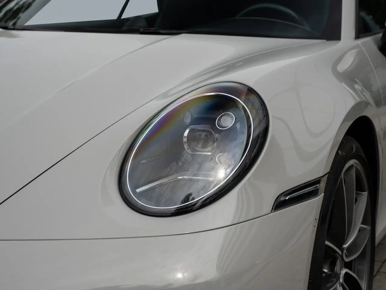 Porsche 992 Carrera 4