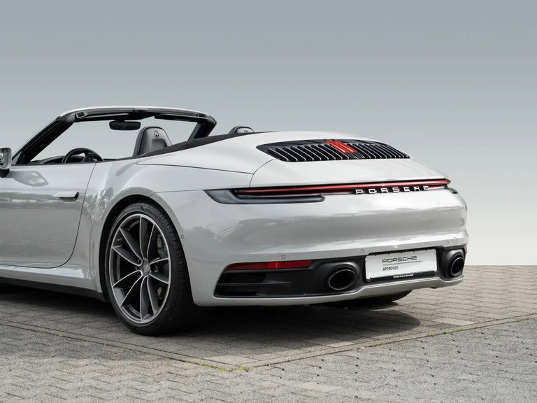 Porsche 992 Carrera 4