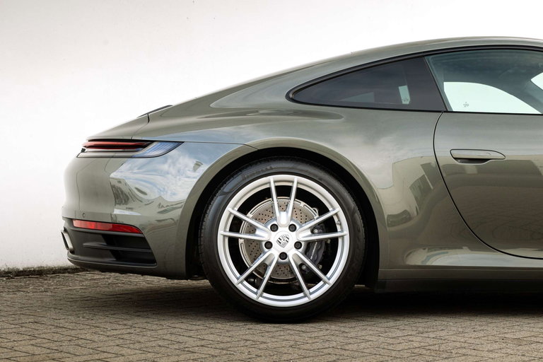 Porsche 992 Carrera