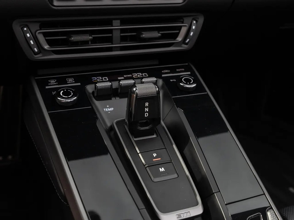 Porsche 992 Carrera 4