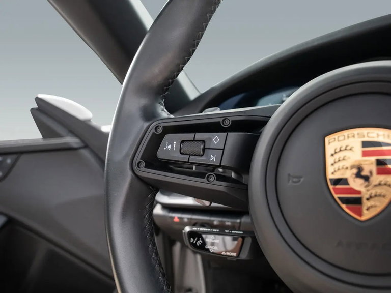 Porsche 992 Carrera 4
