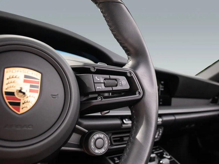 Porsche 992 Carrera 4