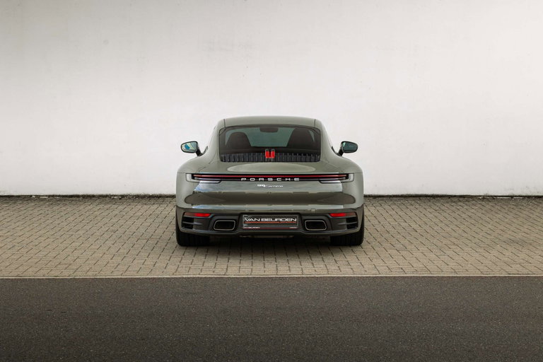 Porsche 992 Carrera