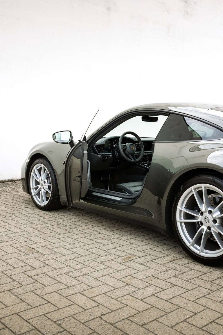Porsche 992 Carrera