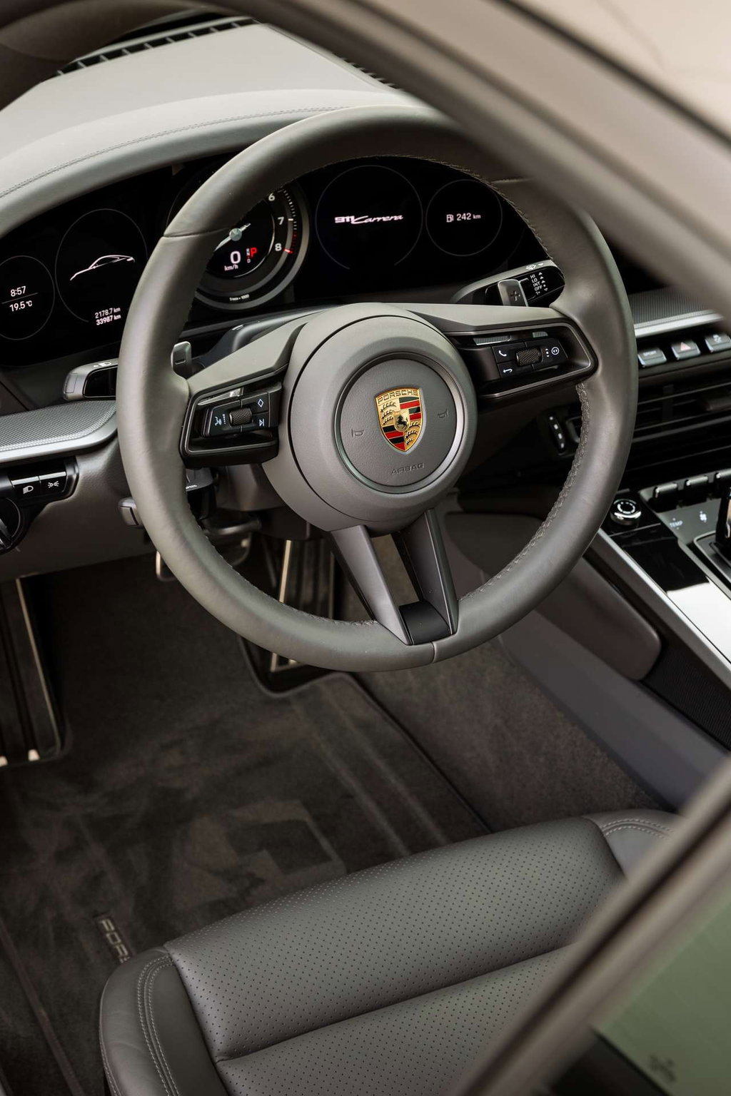 Porsche 992 Carrera