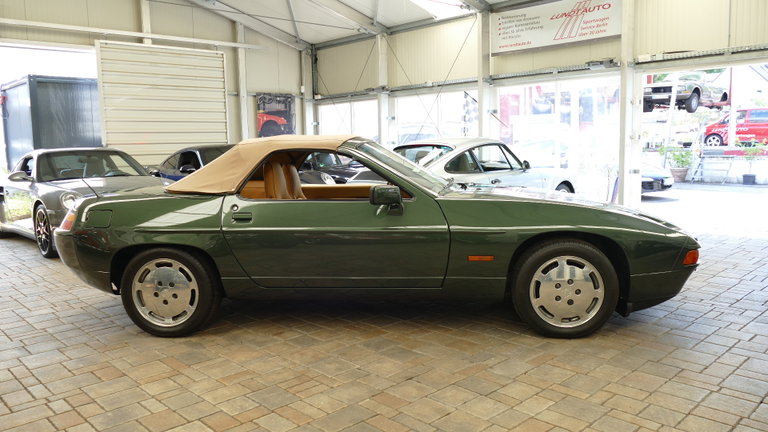 Porsche 928 S4