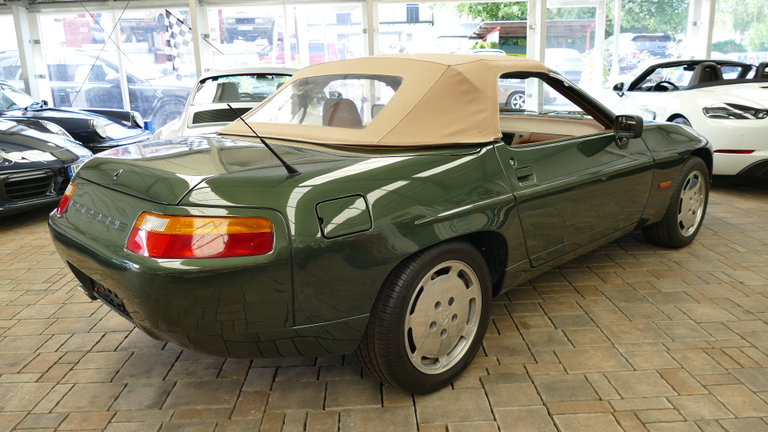 Porsche 928 S4