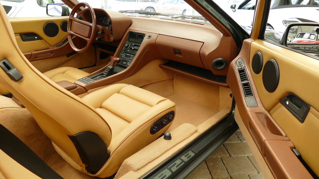 Porsche 928 S4