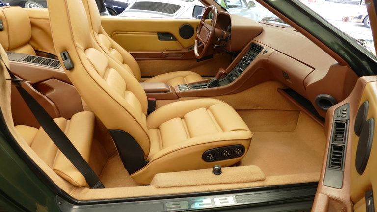 Porsche 928 S4