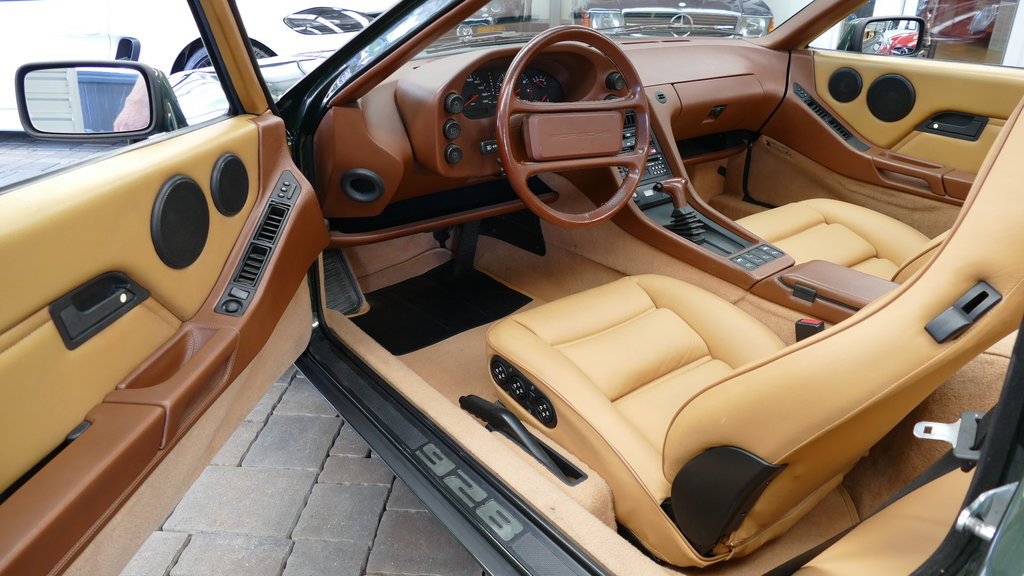 Porsche 928 S4
