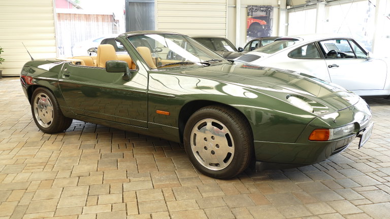 Porsche 928 S4