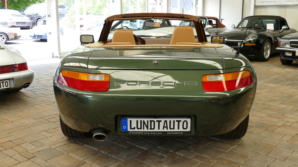 Porsche 928 S4