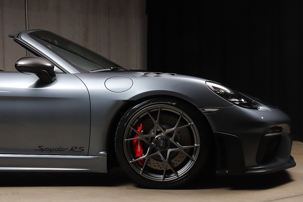 Porsche 718 Spyder RS