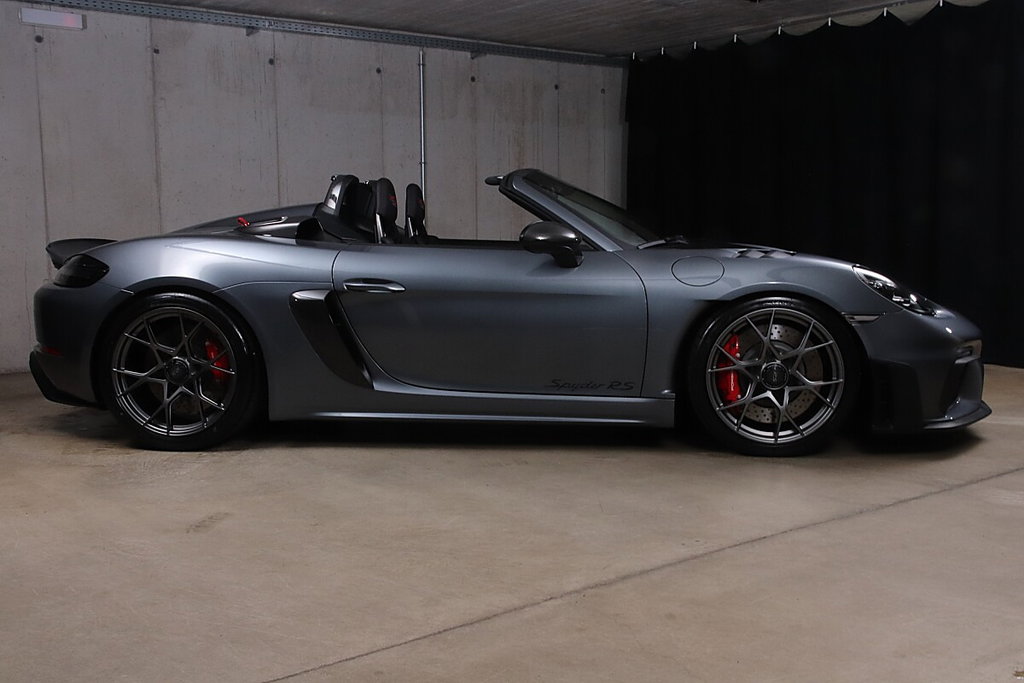 Porsche 718 Spyder RS
