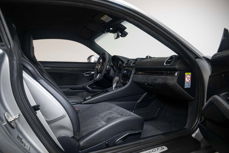 Porsche 718 Cayman GTS