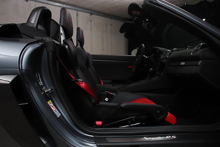 Porsche 718 Spyder RS