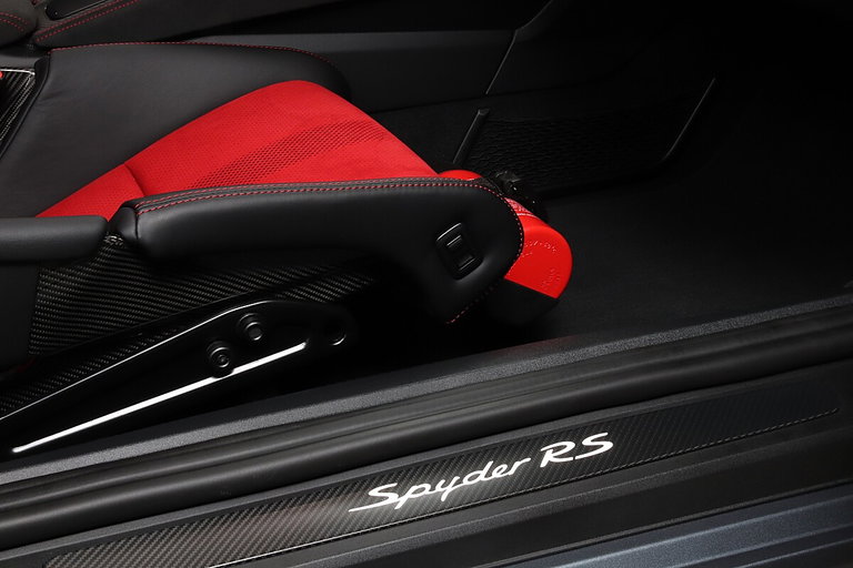 Porsche 718 Spyder RS