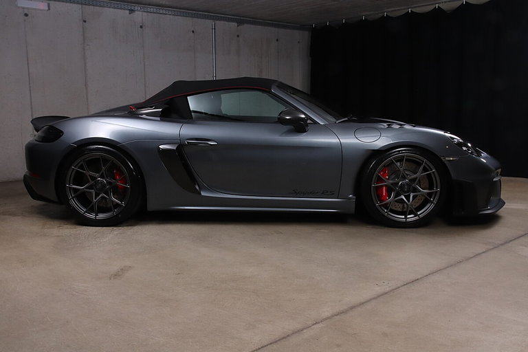 Porsche 718 Spyder RS