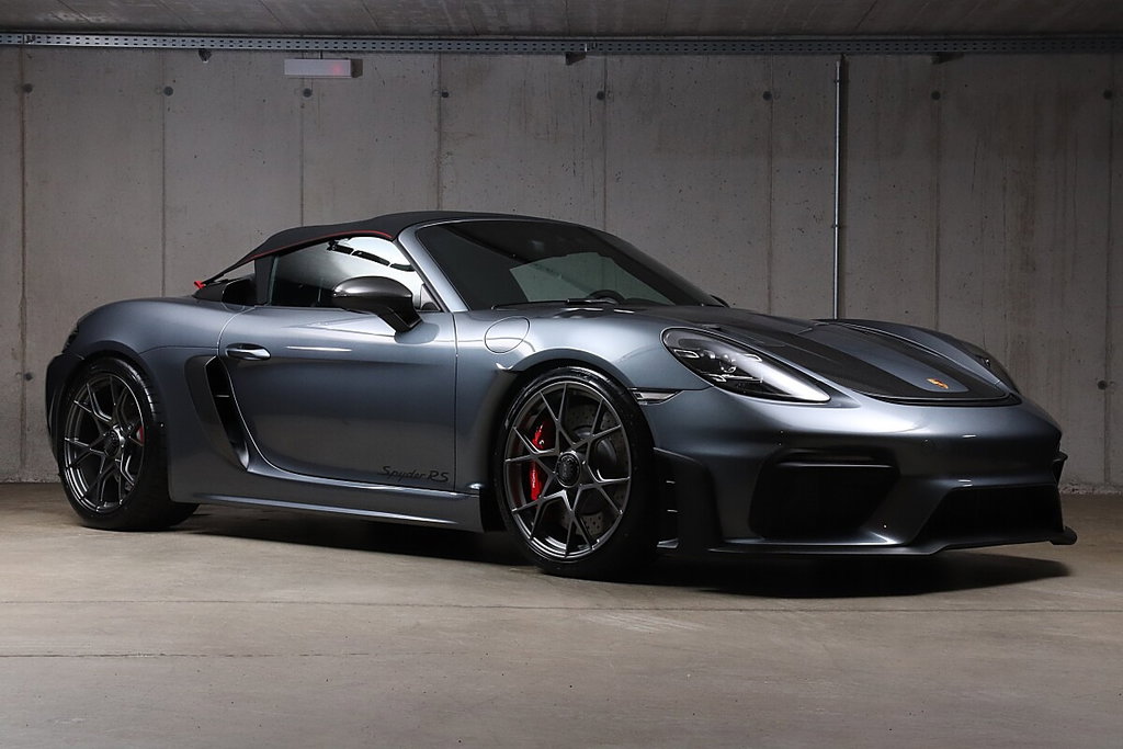 Porsche 718 Spyder RS