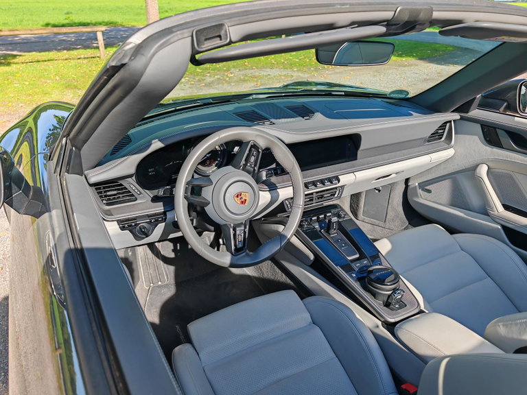 Porsche 992 Carrera 4S
