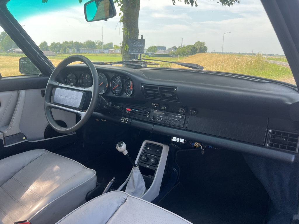 Porsche 911 Carrera 3.2 (US)