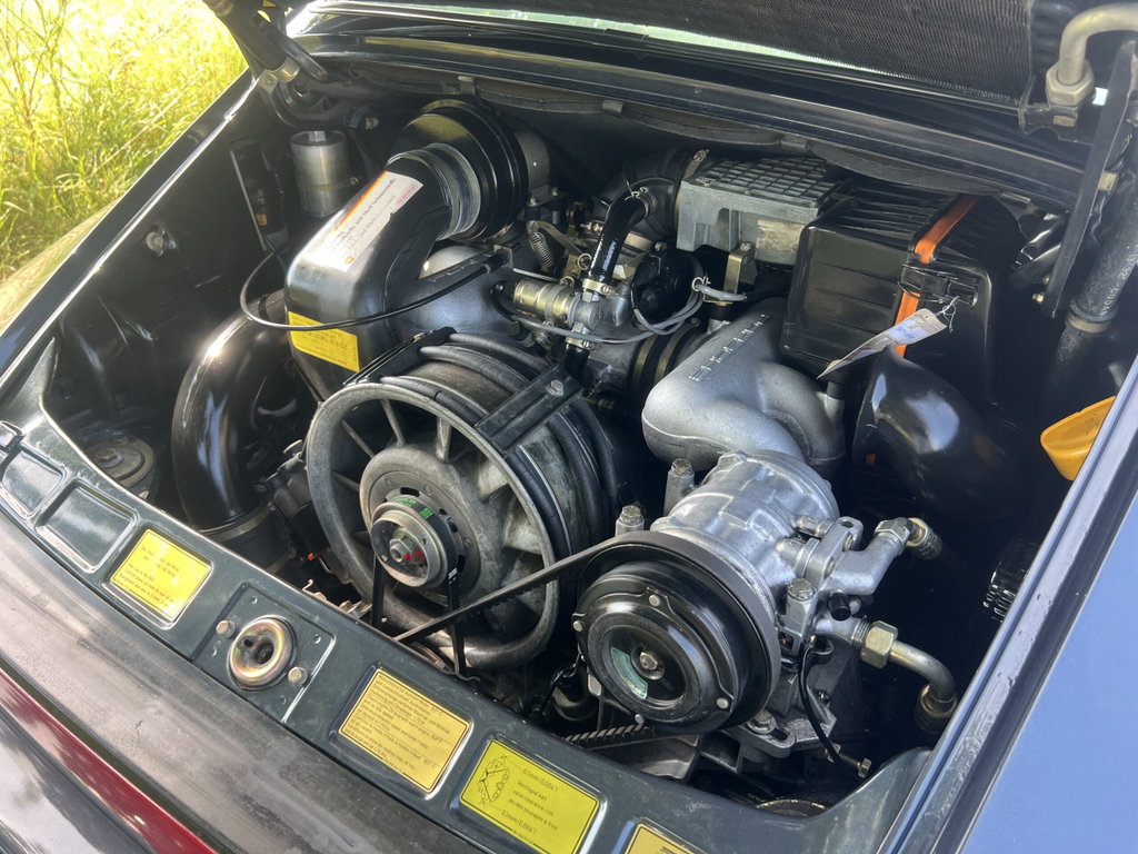 Porsche 911 Carrera 3.2 (US)