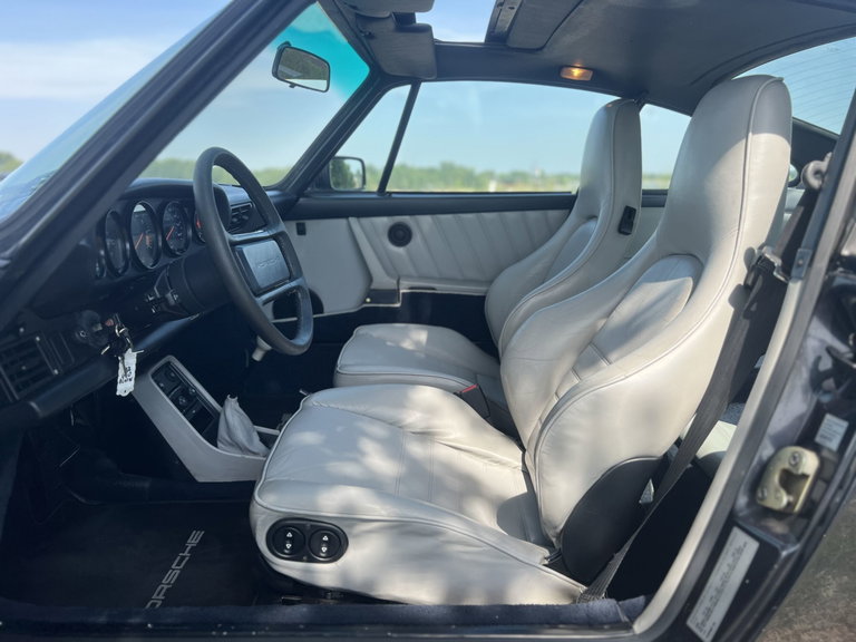 Porsche 911 Carrera 3.2 (US)