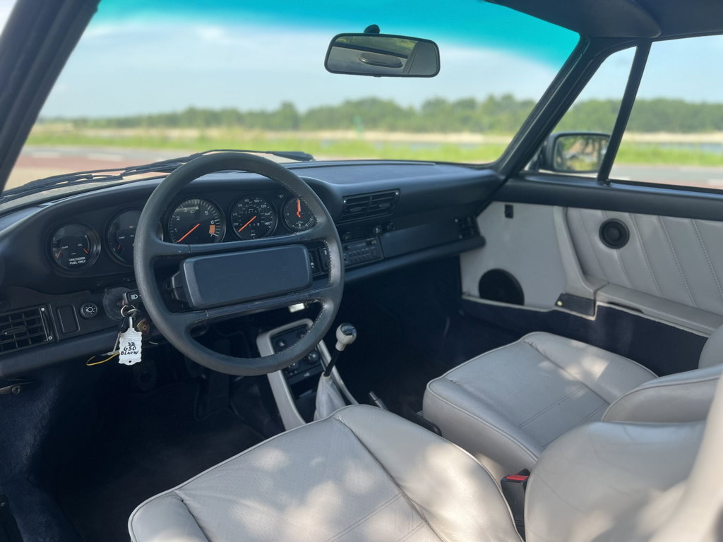 Porsche 911 Carrera 3.2 (US)