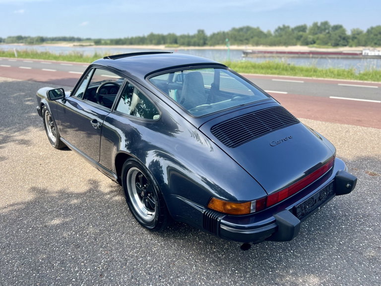 Porsche 911 Carrera 3.2 (US)