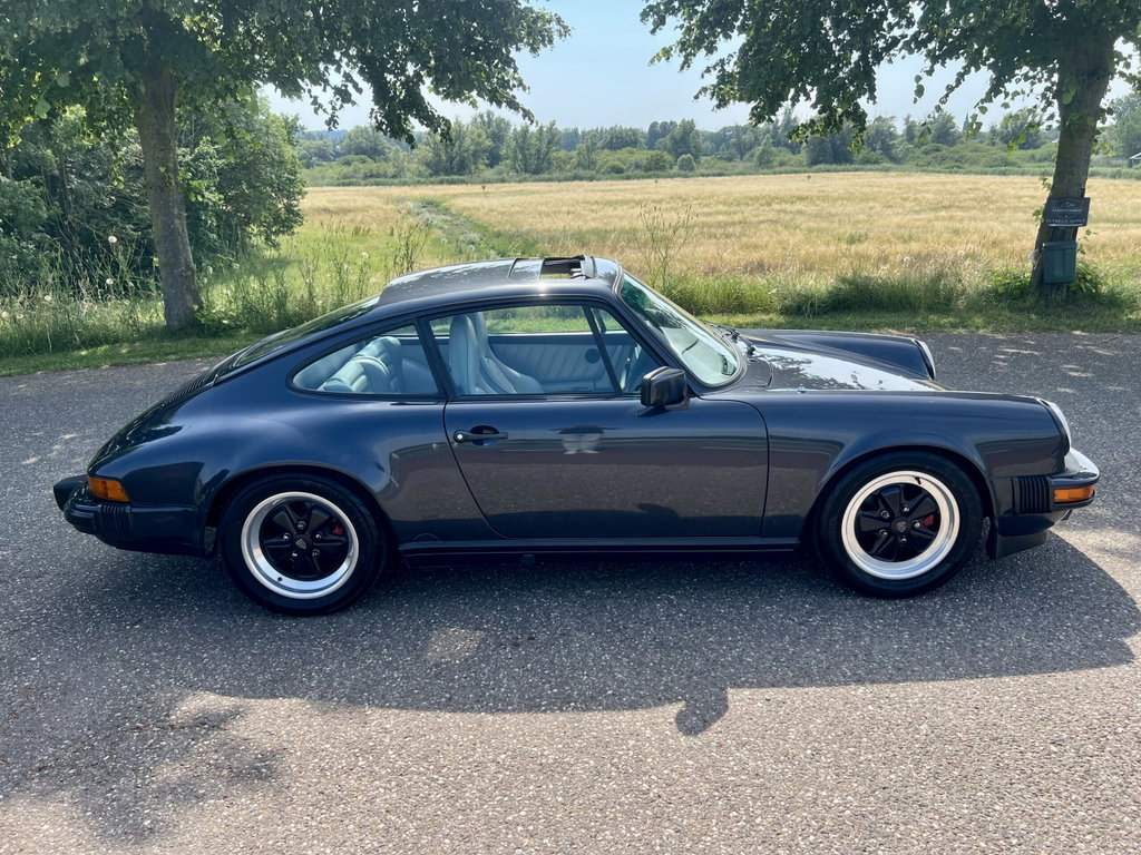 Porsche 911 Carrera 3.2 (US)