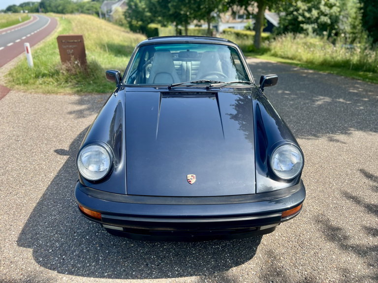Porsche 911 Carrera 3.2 (US)