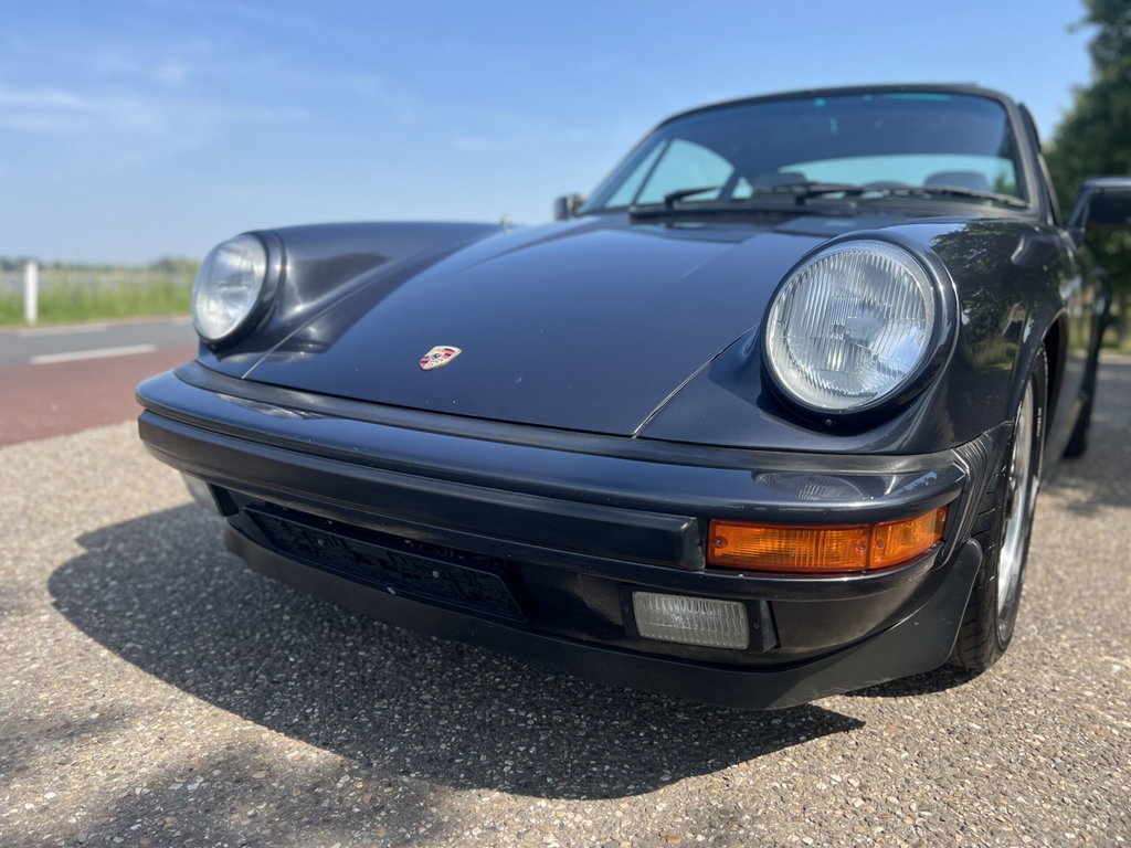 Porsche 911 Carrera 3.2 (US)