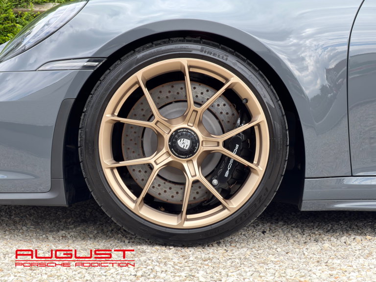 Porsche 992 GT3 Touring