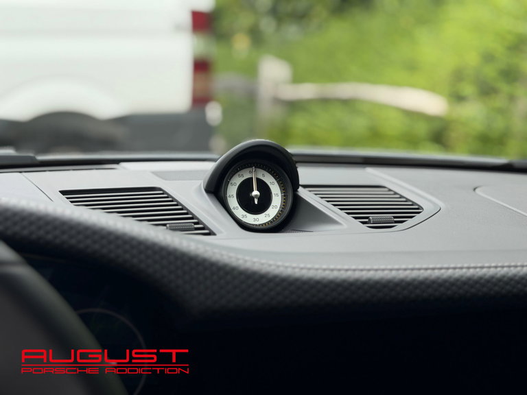 Porsche 992 GT3 Touring