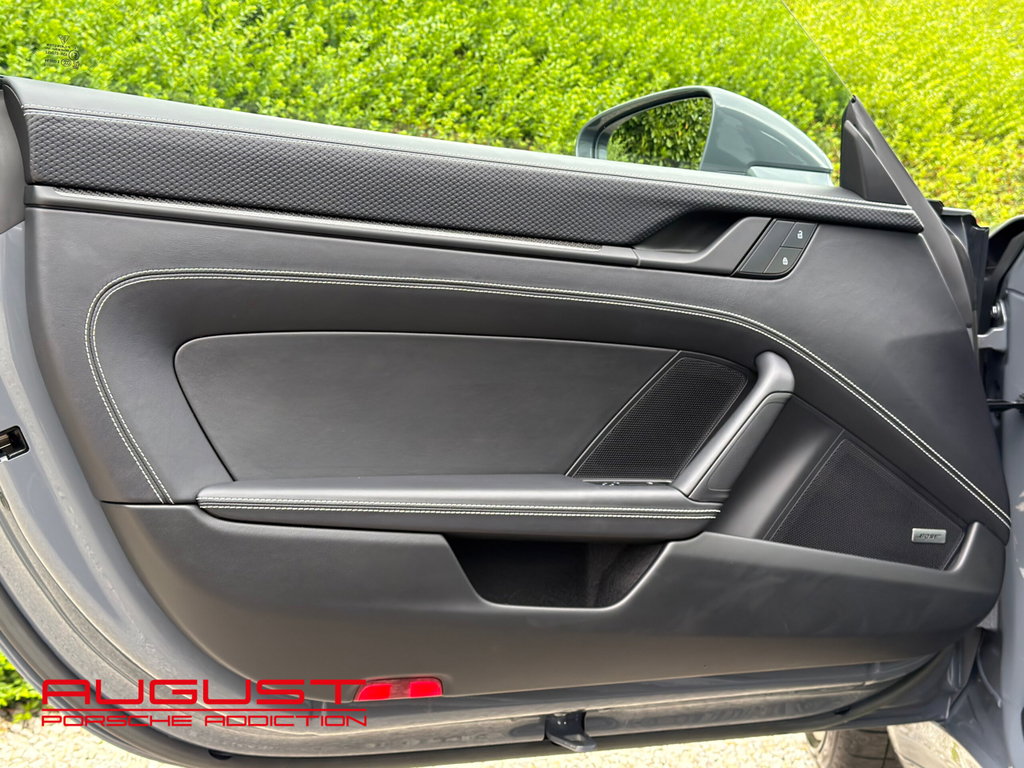 Porsche 992 GT3 Touring