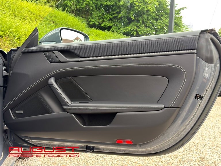 Porsche 992 GT3 Touring