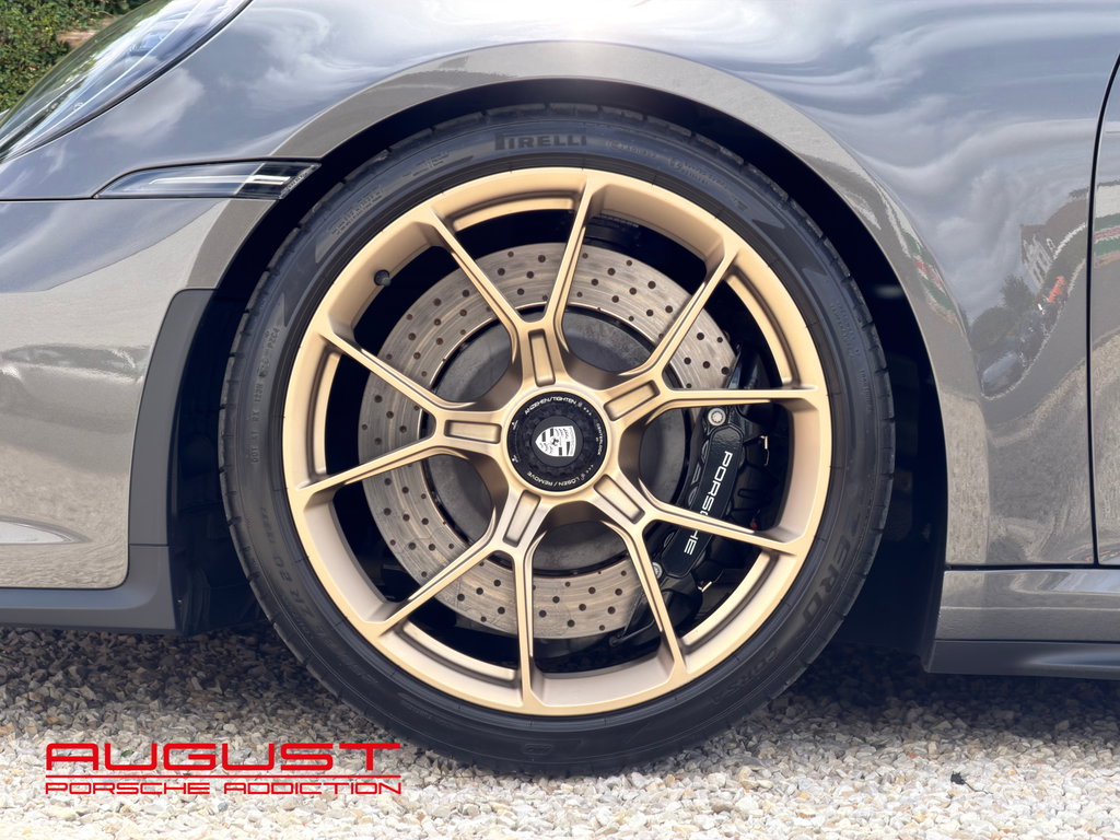 Porsche 992 GT3 Touring
