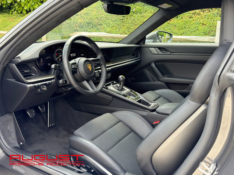 Porsche 992 GT3 Touring
