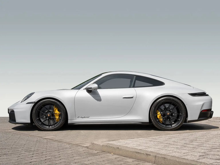Porsche 992.2 Carrera GTS