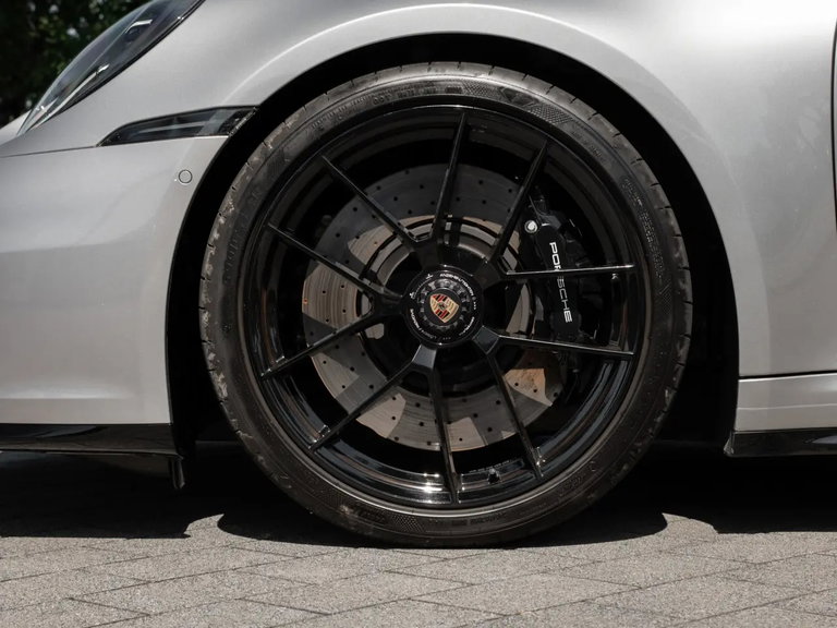 Porsche 992.2 Carrera 4 GTS