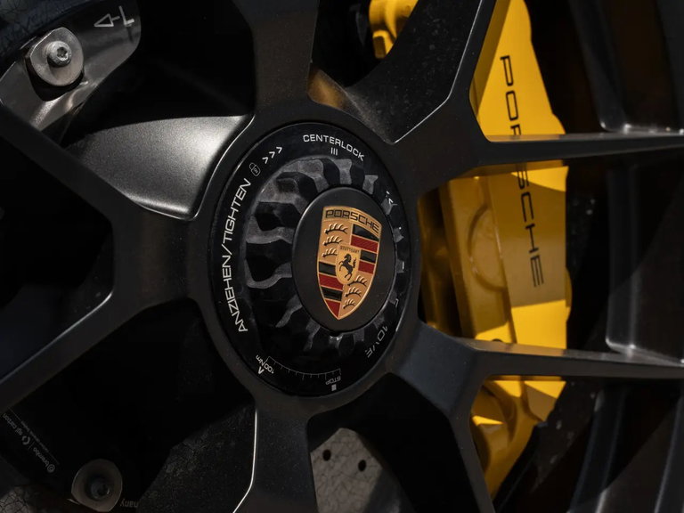 Porsche 992.2 Carrera GTS