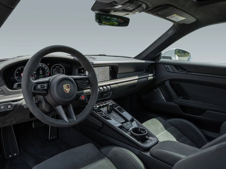 Porsche 992.2 Carrera GTS