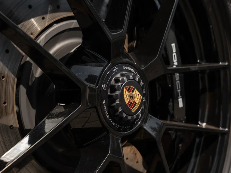 Porsche 992.2 Carrera 4 GTS