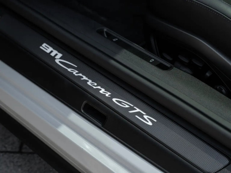 Porsche 992.2 Carrera GTS