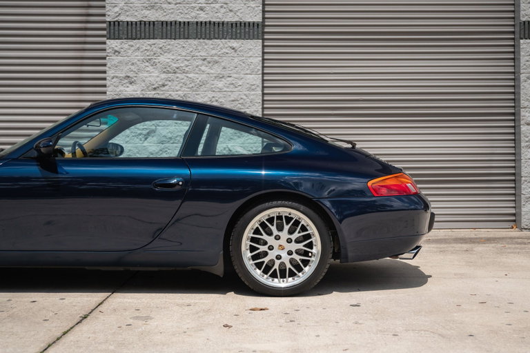 Porsche 996 Carrera